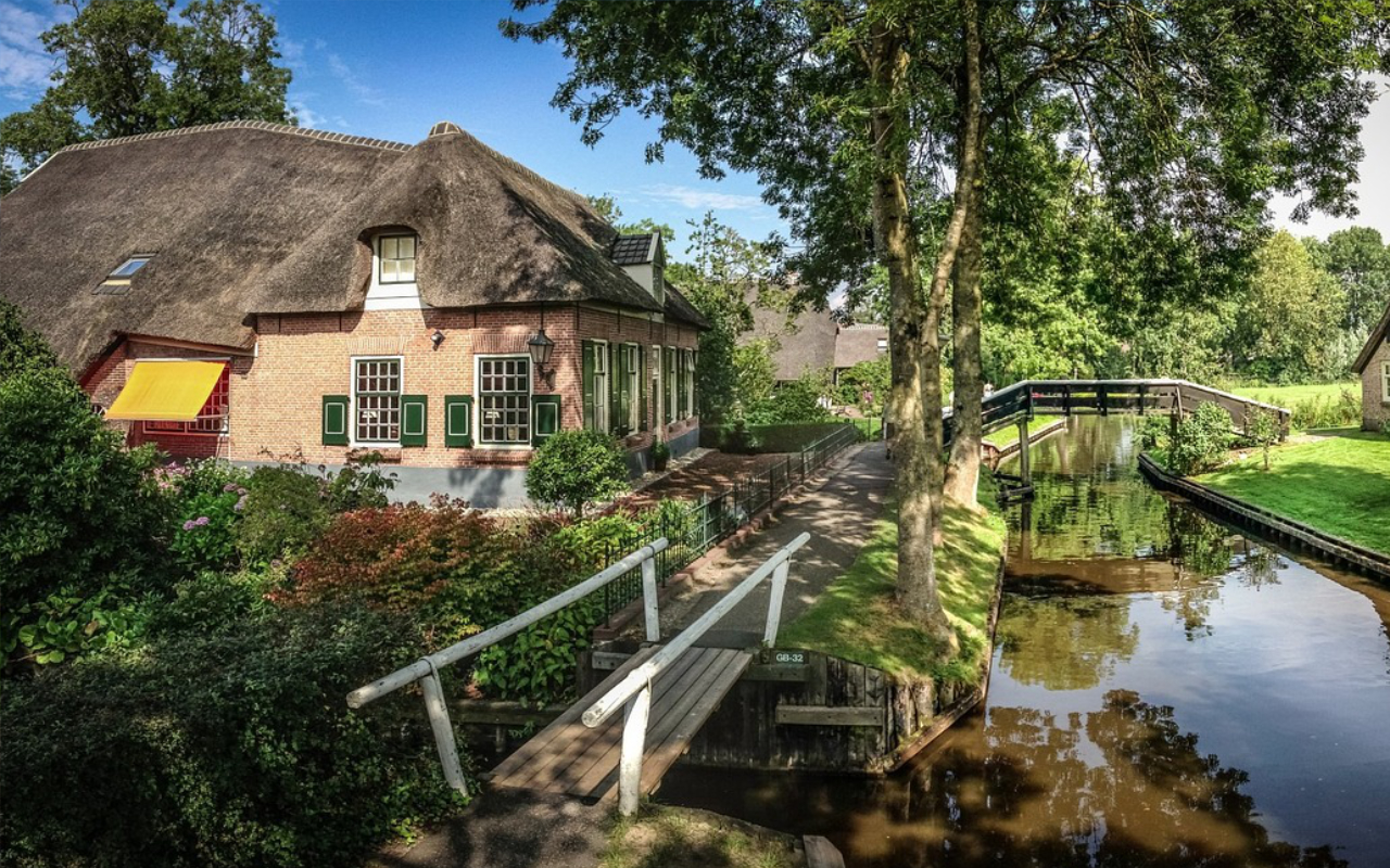 giethoorn walk holland.tours